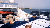 DESAMIS B sun deck